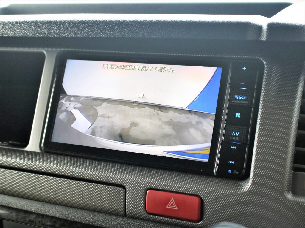 バックモニター連動施工済みですので、駐車時も安心ですね。