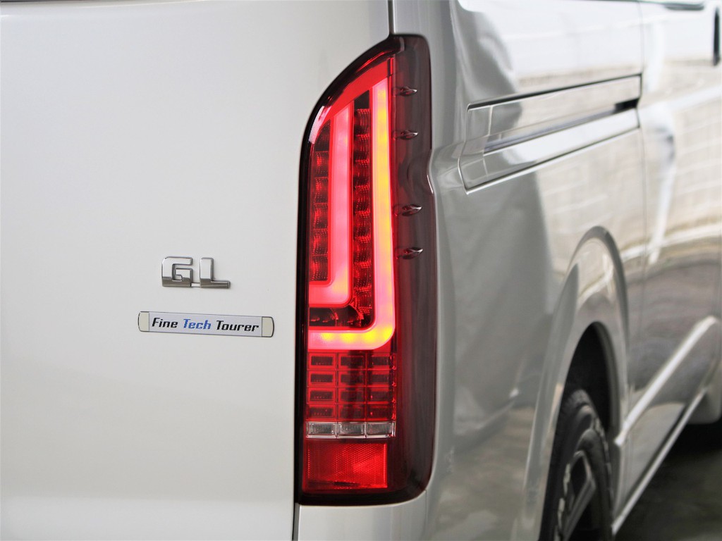 社外のLEDテールランプが装備済みです。