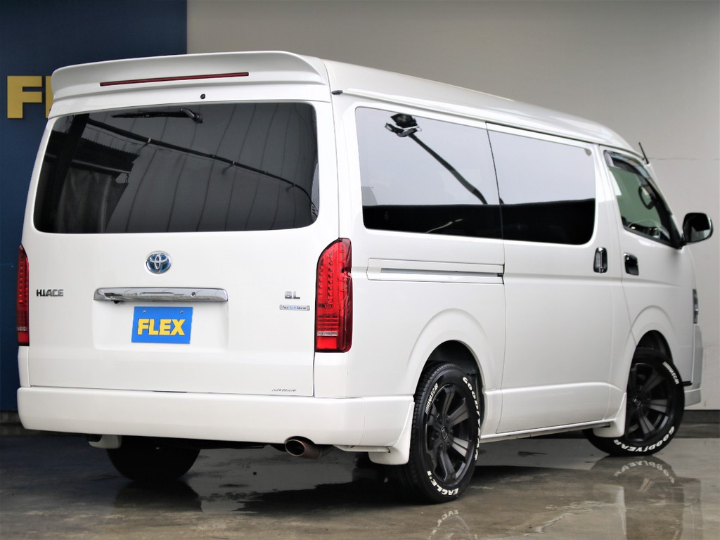 フレックスオリジナルカスタムパーツも装備された中古車両となっております。