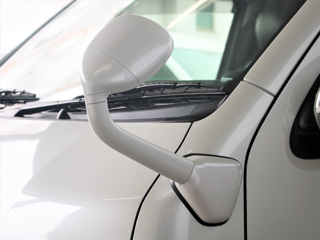 フロントアンダーミラー同色塗装してあり、統一感のある車となっております！