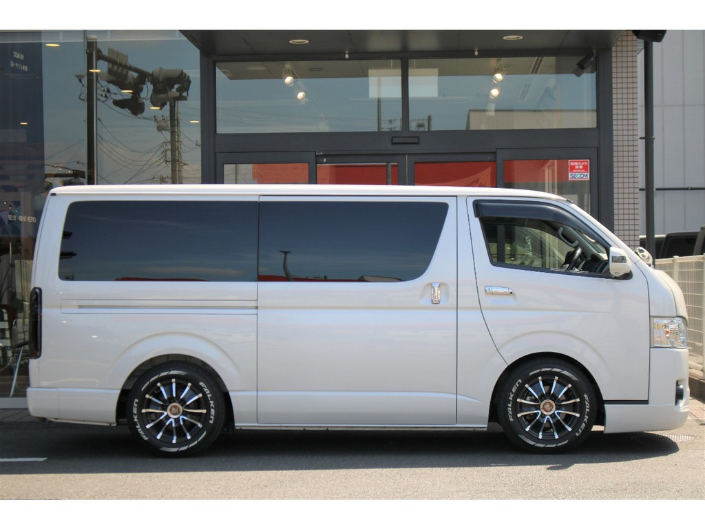 乗り降り楽ちんパワースライドドアが搭載されております。