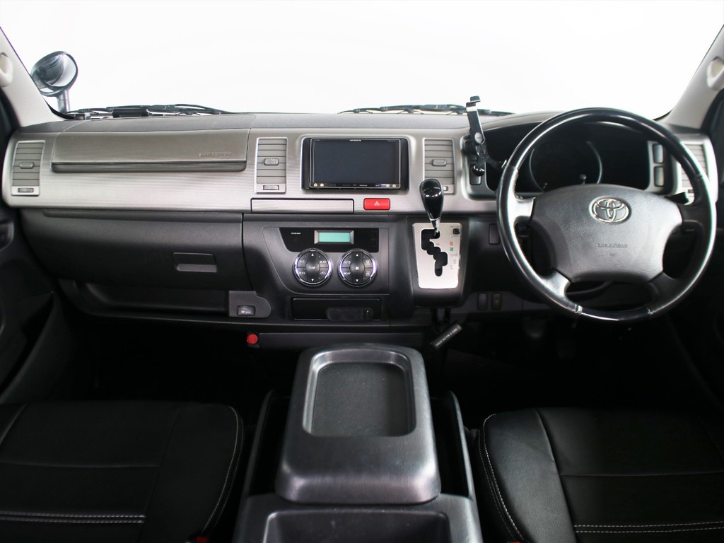 オートエアコン搭載の車両となっております！