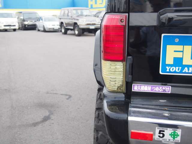 お車のドレスアップもお任せください♪アルミホイール、エアロパーツ、ナビ、各種モニター、ＥＴＣ、バックカメラなど各メーカー取り扱いございます！取り付けもお買い得価格でご紹介！！