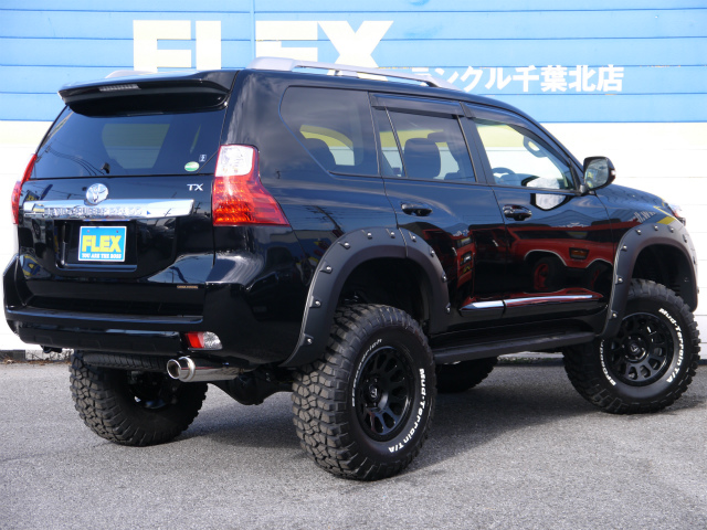 各車種も豊富です☆ランクル６０，７０，８０，１００，２００、プラド７０，９０，１２０，１５０、逆輸入車などなど専門店ならではの品揃えで格安お得展示中！！