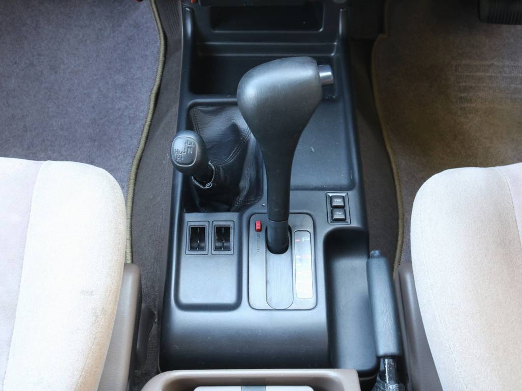 AT車なので女性でも気軽に運転できます♪