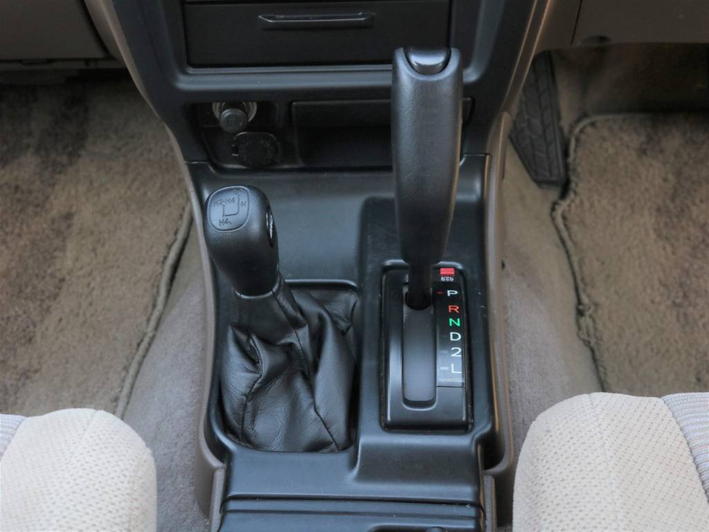 AT車なので女性でも気軽に運転できます♪