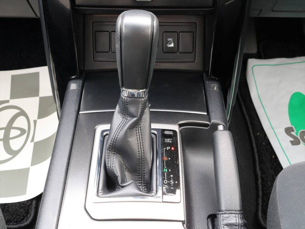 AT車なので女性でも気軽に運転することができます♪