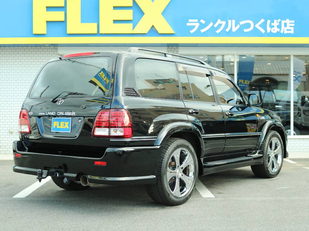 社外マフラーがカッコいいサウンドを奏でます♪