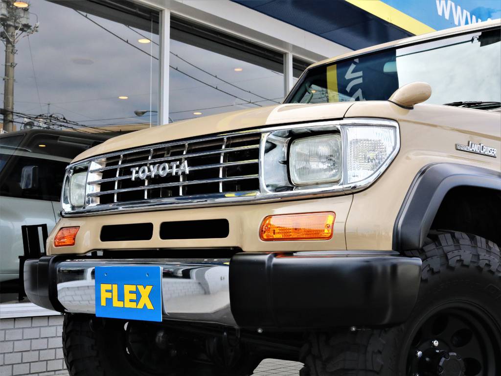 グリルはトヨタマークではなく”TOYOTA”です♪