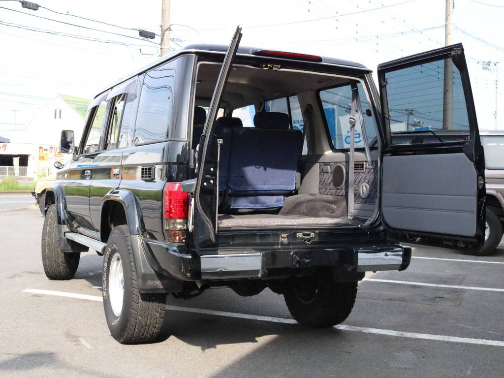 荷室も広々とお使いいただけます♪