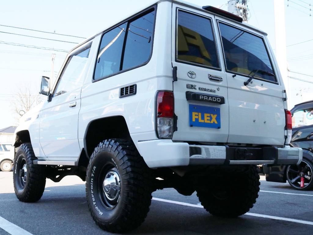 リアもバンパーなどキレイな状態で保たれております！