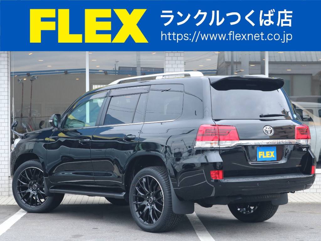 ナビ、バックカメラ、ＥＴＣ、タイヤホイールカスタムされやお得なパッケージ！