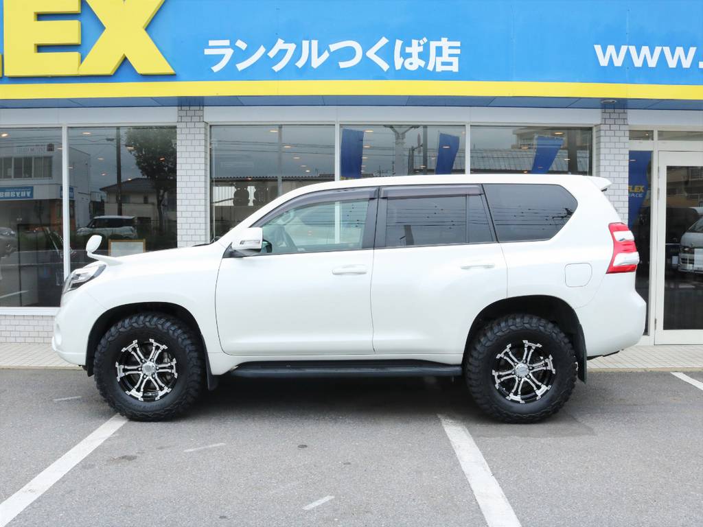 ノーマル車高なので街乗りもオフロードもこなせるオールラウンドなお車です。