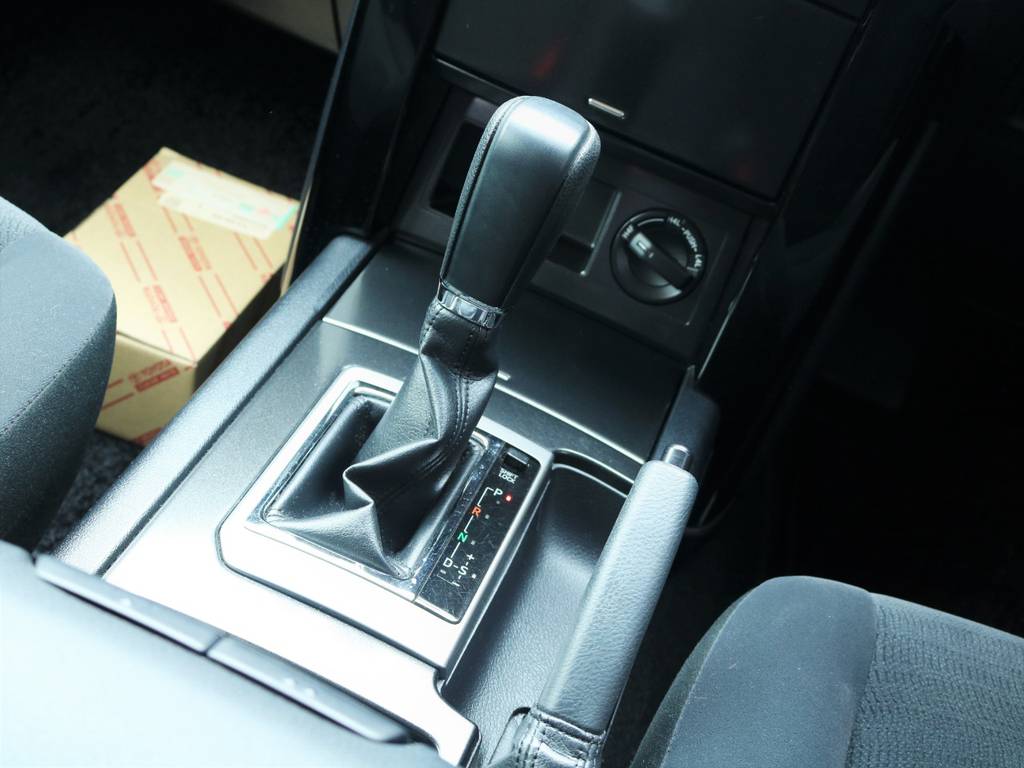 シフトチェンジがスムーズに行えるシフトレバーです♪