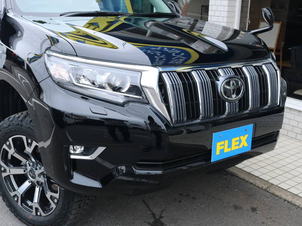 一新されたフェイス廻り！マイナーチェンジによりさらに高級感が増しました！