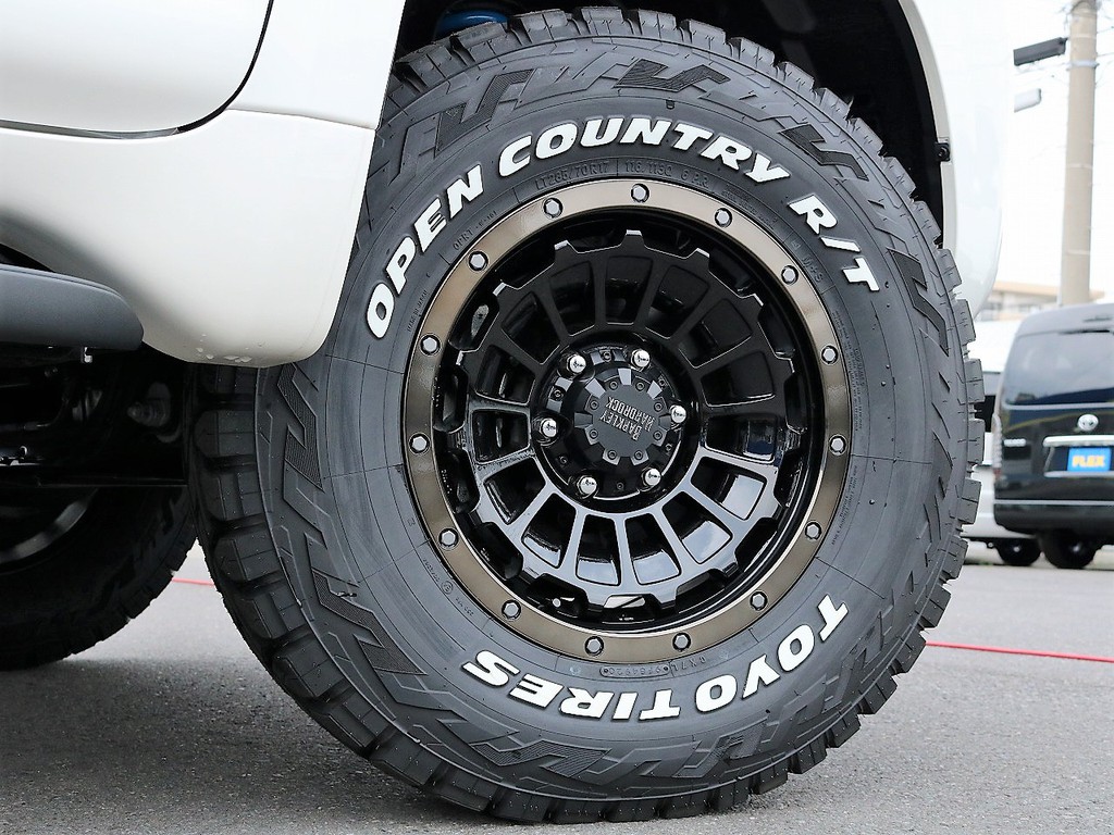 TOYO OPENCOUNTRY 285/75/17＆BARKLEY HARDROCK ROGAN１７インチAW（新品装着）