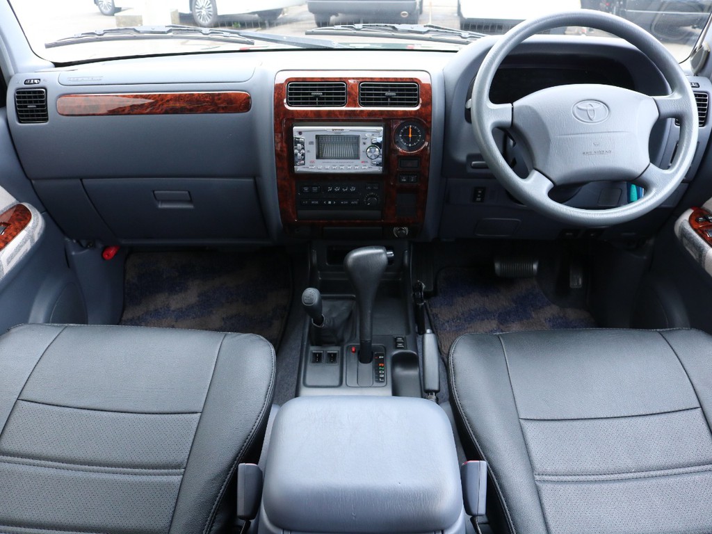 インパネはサイズ感も良く、運転中でも快適に操作が可能です！