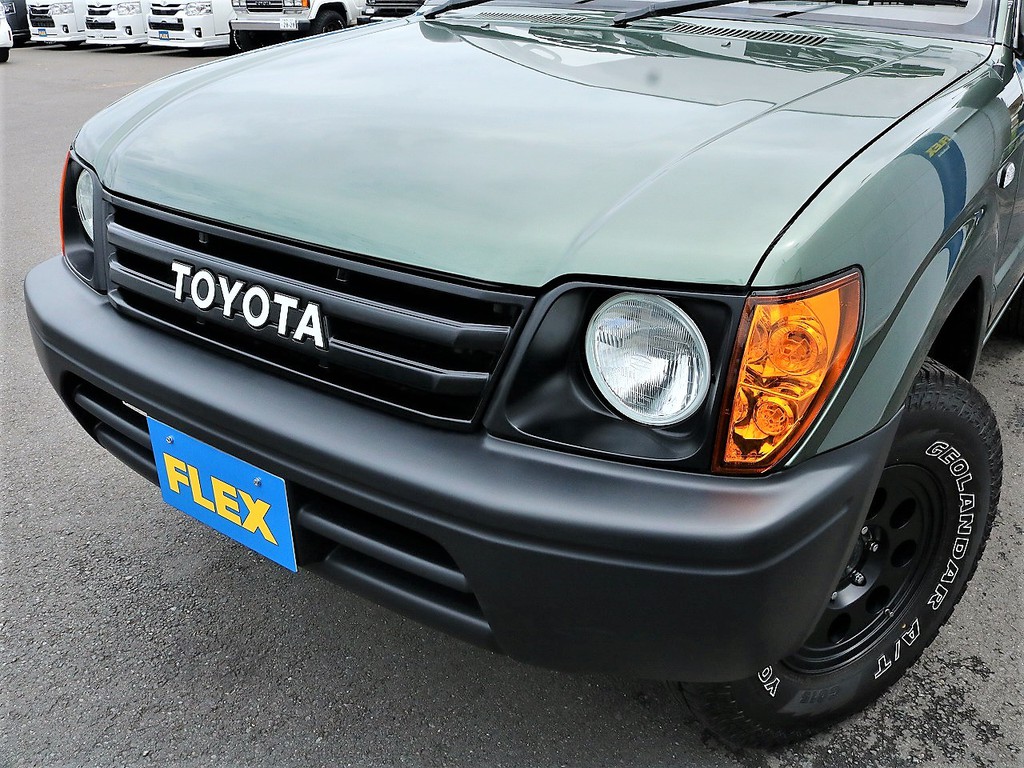 新品TOYOTAグリル＆オレンジコーナーレンズ装着です！