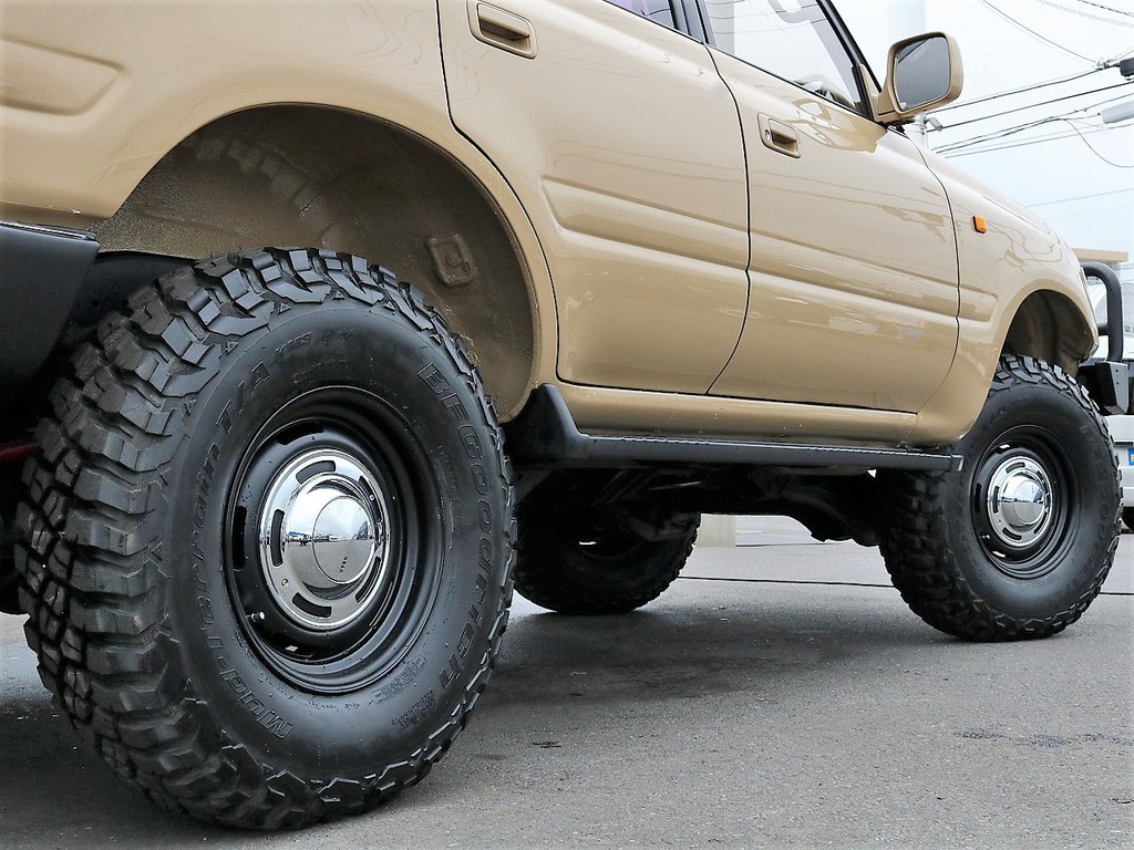 ご遠方のお客様も、陸送でのご納車に対応しておりますのでご安心ください！ご契約～ご納車までお電話やＬＩＮＥにて完結可能ですので、気になる車両がございましたら遠慮なくお問合せください！