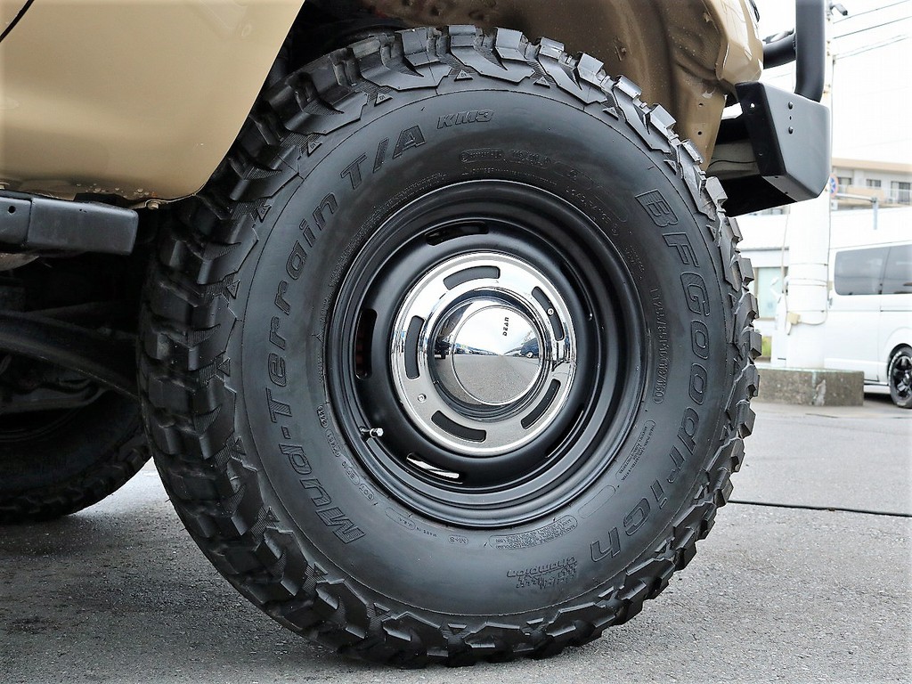 新品でBFG KM3 MT235/85R16＆ DEANクロスカントリーAW装着！