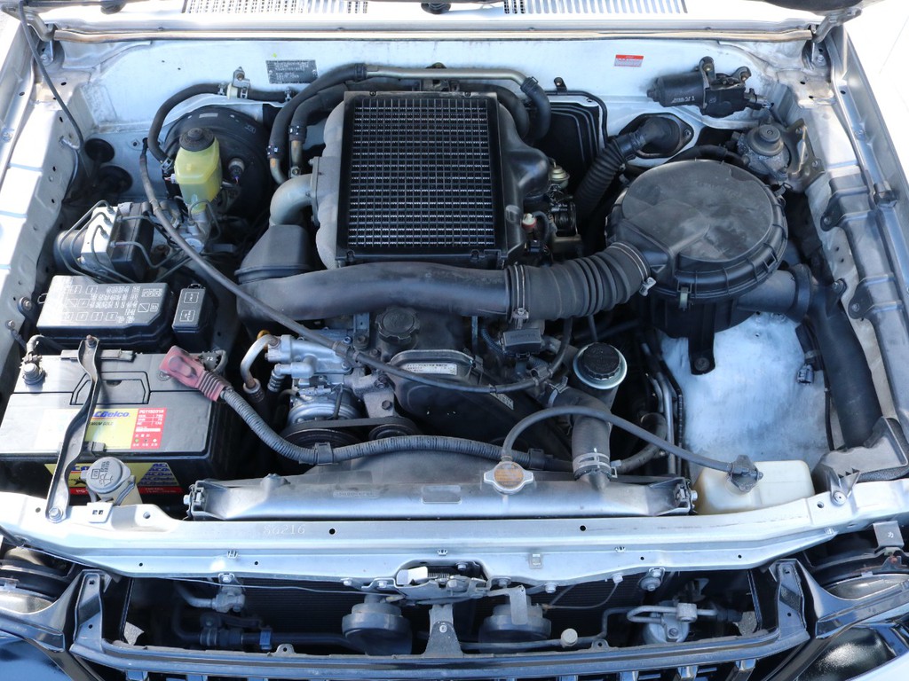エンジンは3000ccディーゼルエンジン！燃費はもちろん耐久性にも優れたエンジンです！