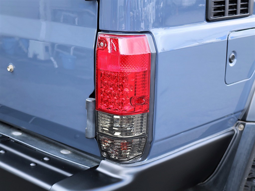 新品スモークテール！ストップランプ部分はＬＥＤになっておりますので視認性も良く、夜間も安心です！