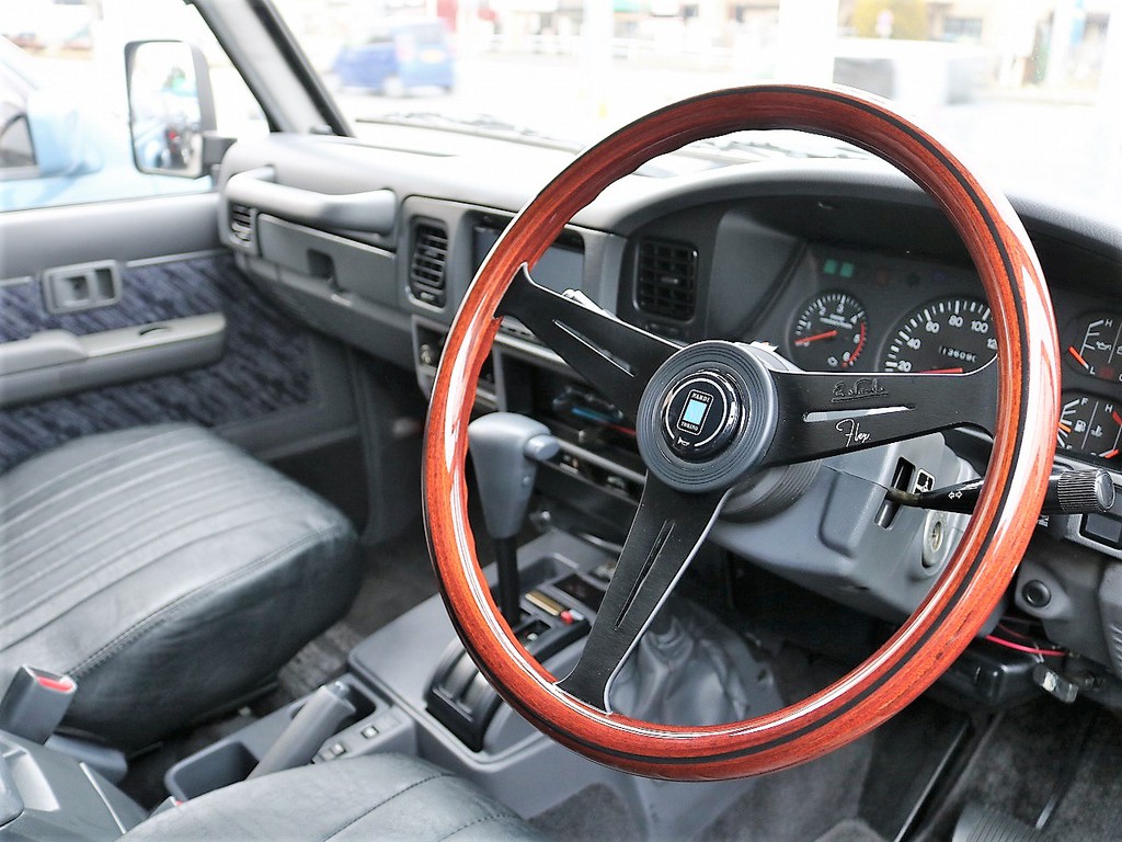 最近完成致しました、ＦＬＥＸオリジナルナルディハンドルも新品装備！