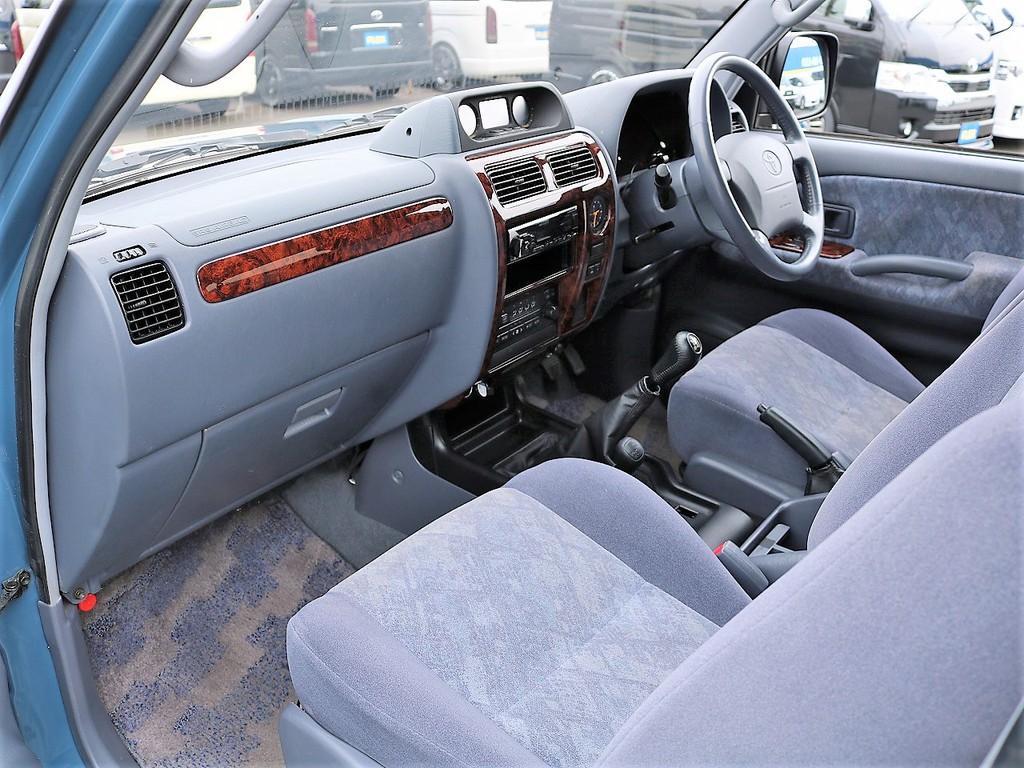 車内も綺麗に保たれておりますので、気持ちよくお乗り出し頂けますよ！
