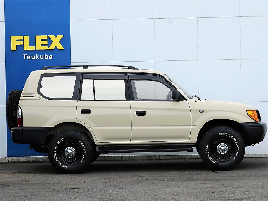 サイドステップ装備＆純正車高で乗り降りも楽々です！