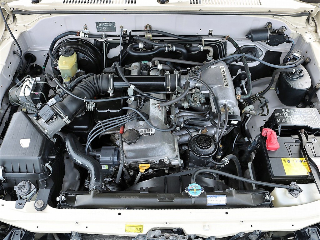 ２７００ｃｃガソリンエンジン！１０万キロ/１回のタイミングベルト交換が不要です！もちろんパワーもありますので、大きな車体ながら快適なドライブが可能ですよ！