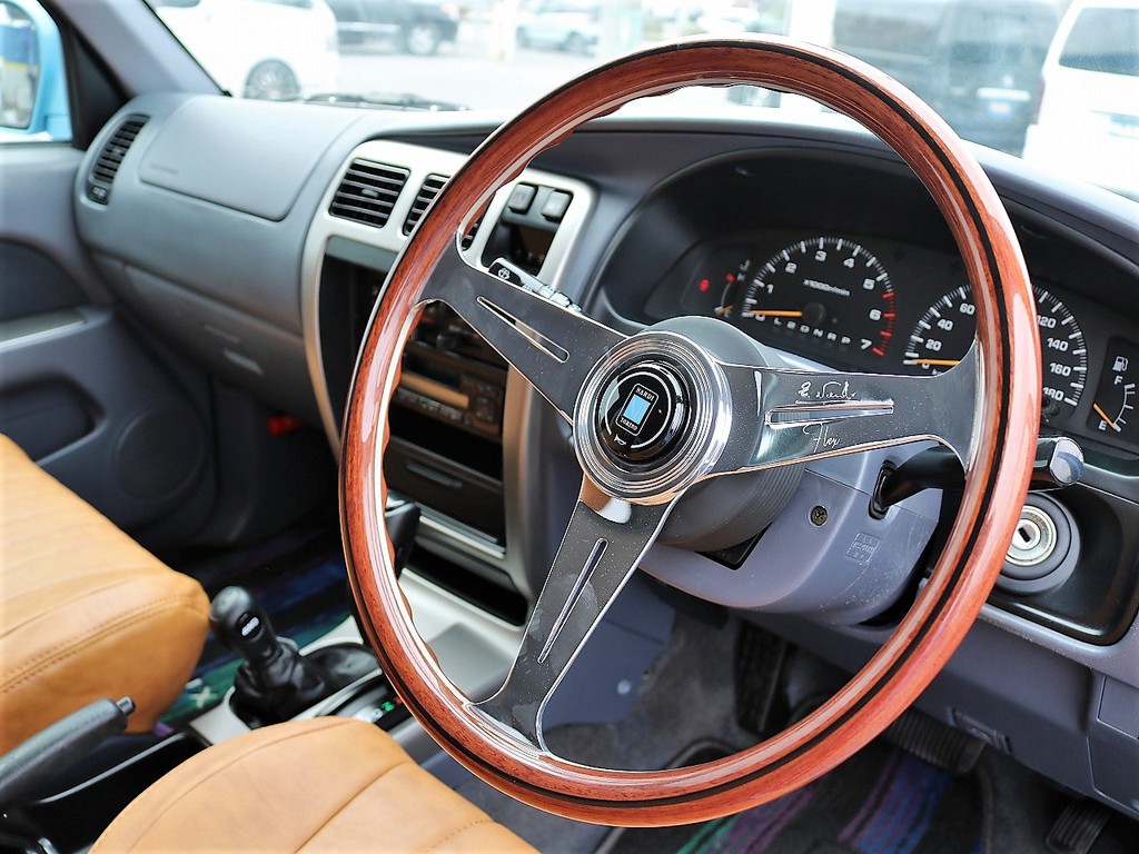 FLEXコラボナルディステアリング（新品装着）