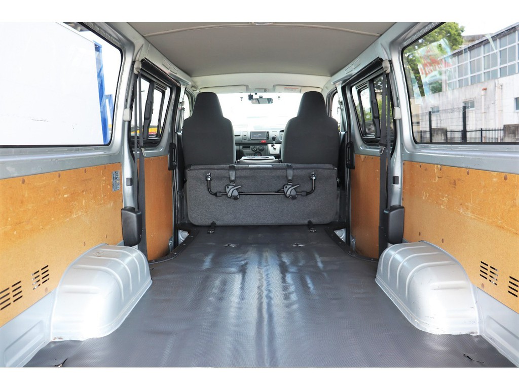 もちろん納車前にも点検整備を行い、オイル類や消耗品の交換を行います！また最終仕上げを行いご納車をさせていただきます！