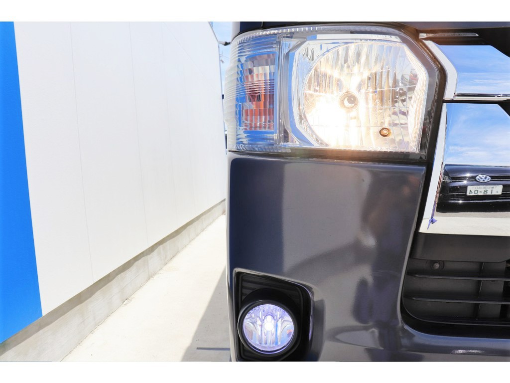 ヘッドライト＆フォグランプ搭載で視界良好！ＬＥＤバルブ交換ご相談ください！