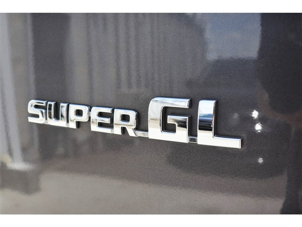 上級グレードスーパーＧＬ！ボディカラーは人気のガンメタ！