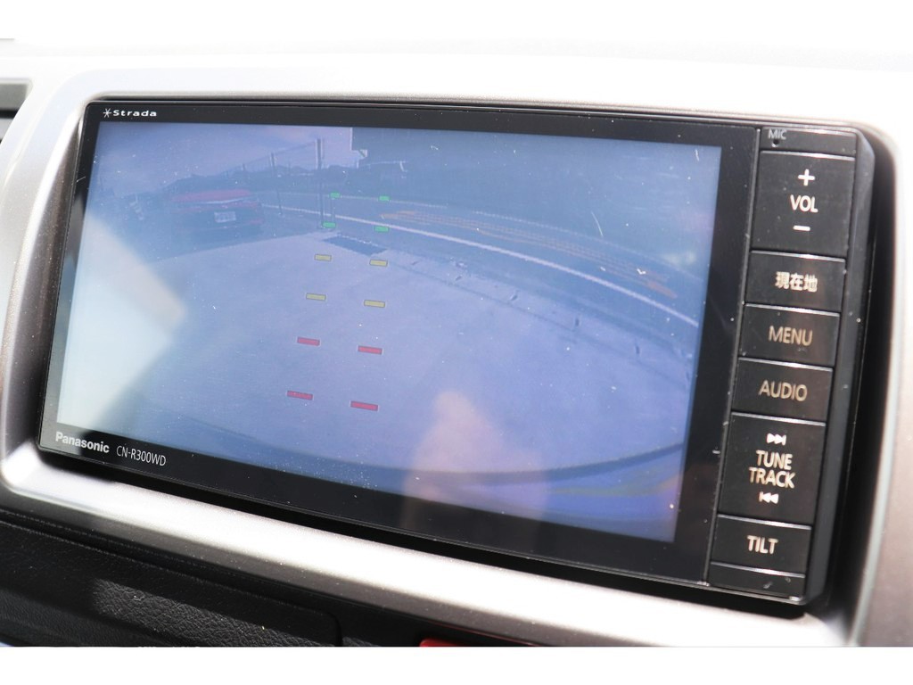 駐車に便利なバックカメラ搭載！！