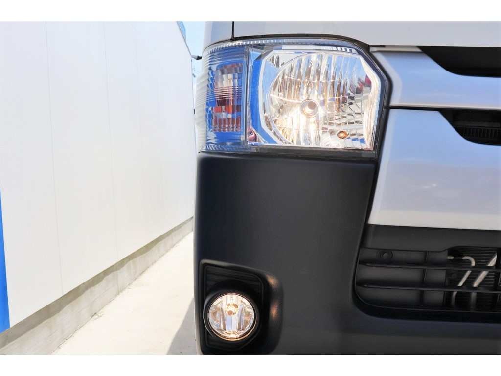 フォグランプ搭載！ヘッドライトのＬＥＤバルブ変更も可能です！