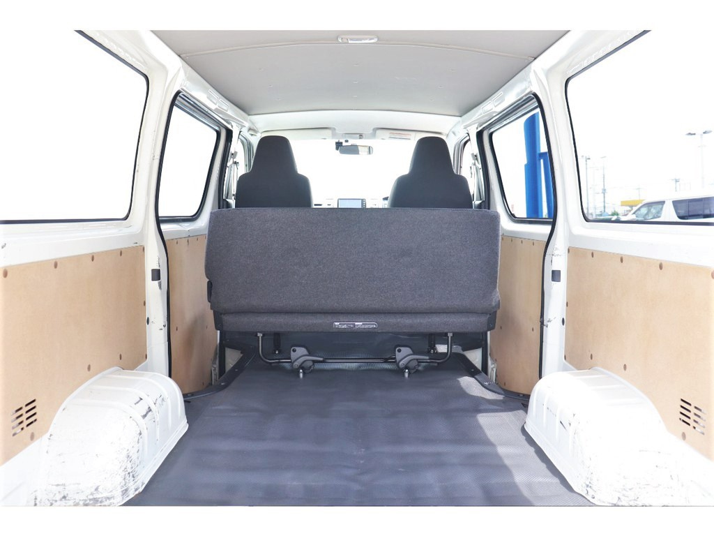 もちろん納車前にも点検整備を行い、オイル類や消耗品の交換を行います！また最終仕上げを行いご納車をさせていただきます！