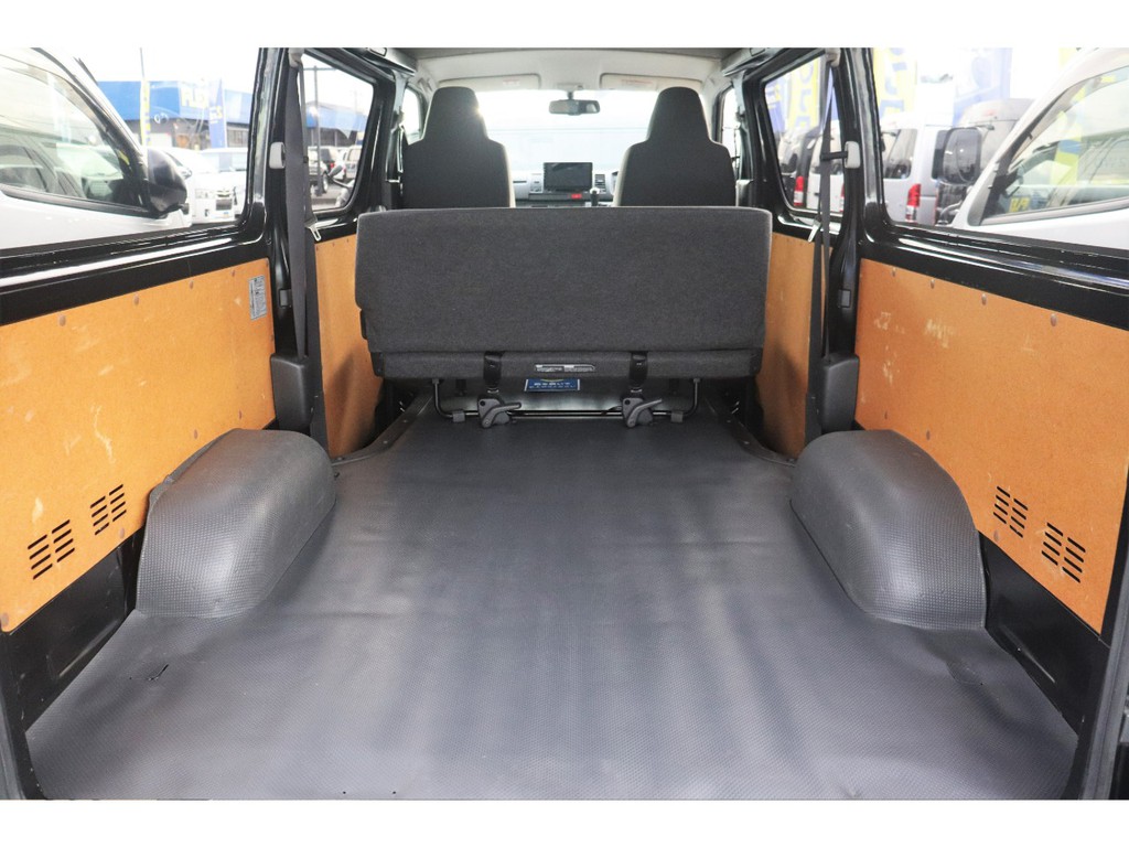 もちろん納車前にも点検整備を行い、オイル類や消耗品の交換を行います！また最終仕上げを行いご納車をさせていただきます！