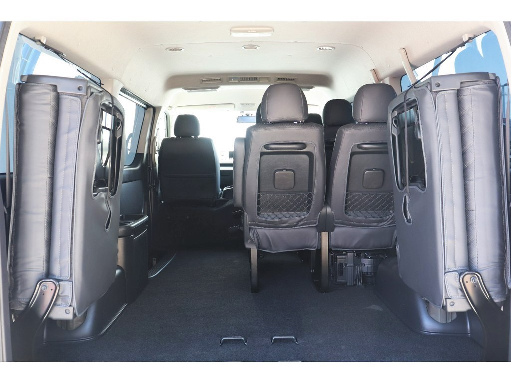 もちろん納車前にも点検整備を行い、オイル類や消耗品の交換を行います！また最終仕上げを行いご納車をさせていただきます！