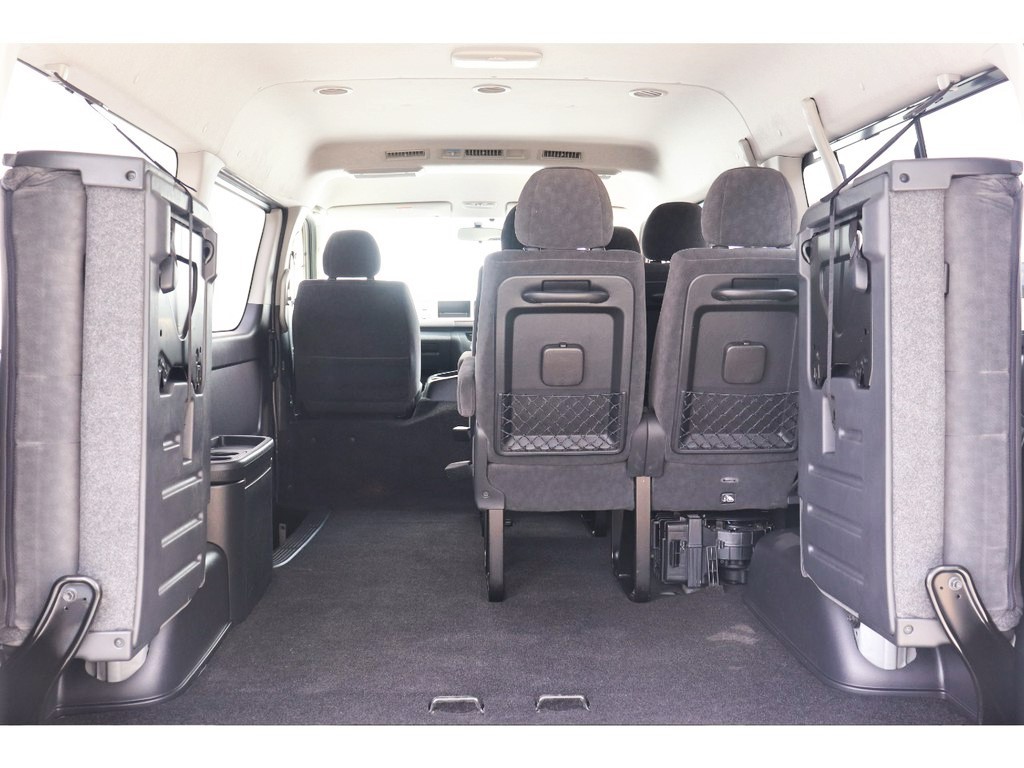 もちろん納車前にも点検整備を行い、オイル類や消耗品の交換を行います！また最終仕上げを行いご納車をさせていただきます！
