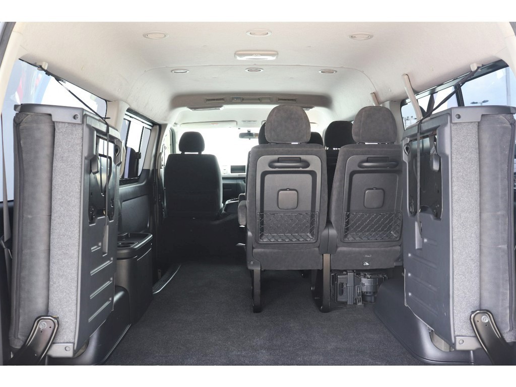 もちろん納車前にも点検整備を行い、オイル類や消耗品の交換を行います！また最終仕上げを行いご納車をさせていただきます！