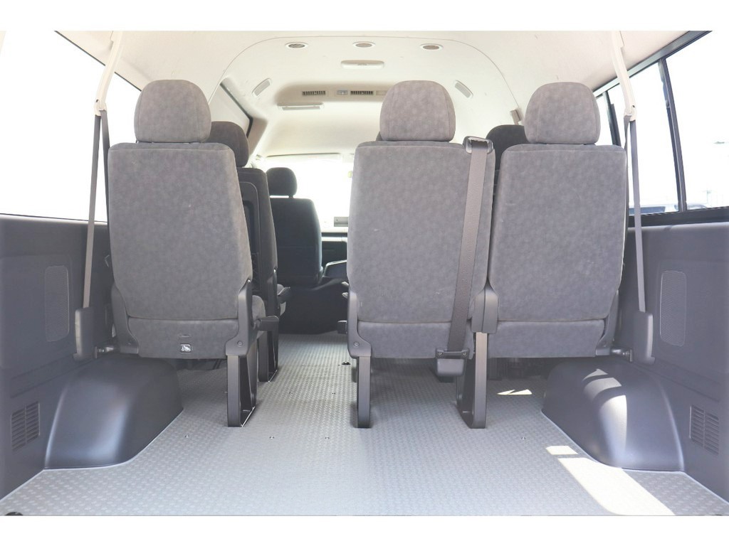 もちろん納車前にも点検整備を行い、オイル類や消耗品の交換を行います！また最終仕上げを行いご納車をさせていただきます！