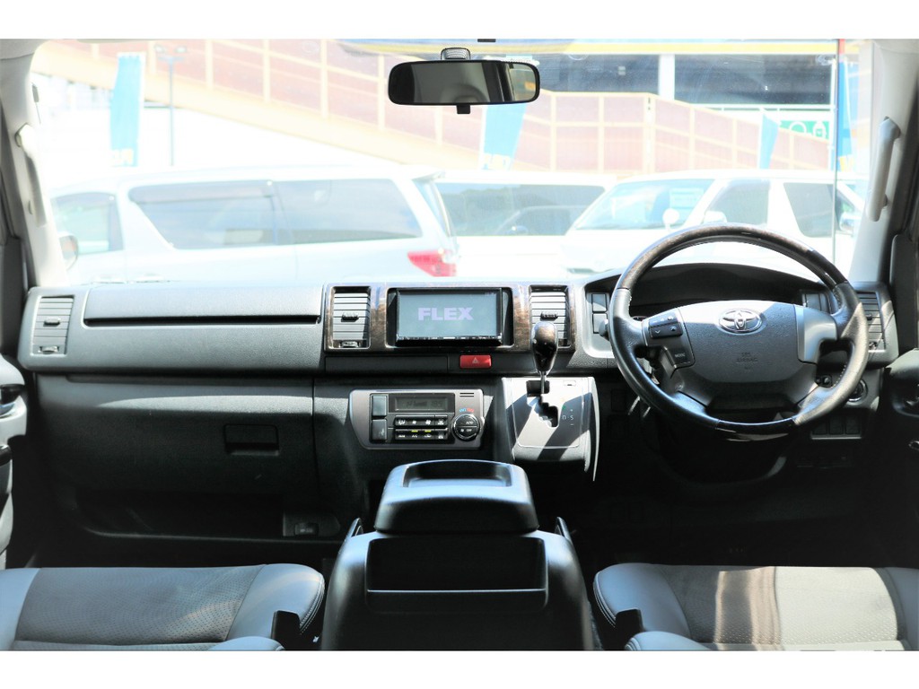 特別仕様車専用装備が搭載した内装は高級感があり使い勝手も良いですよ！！