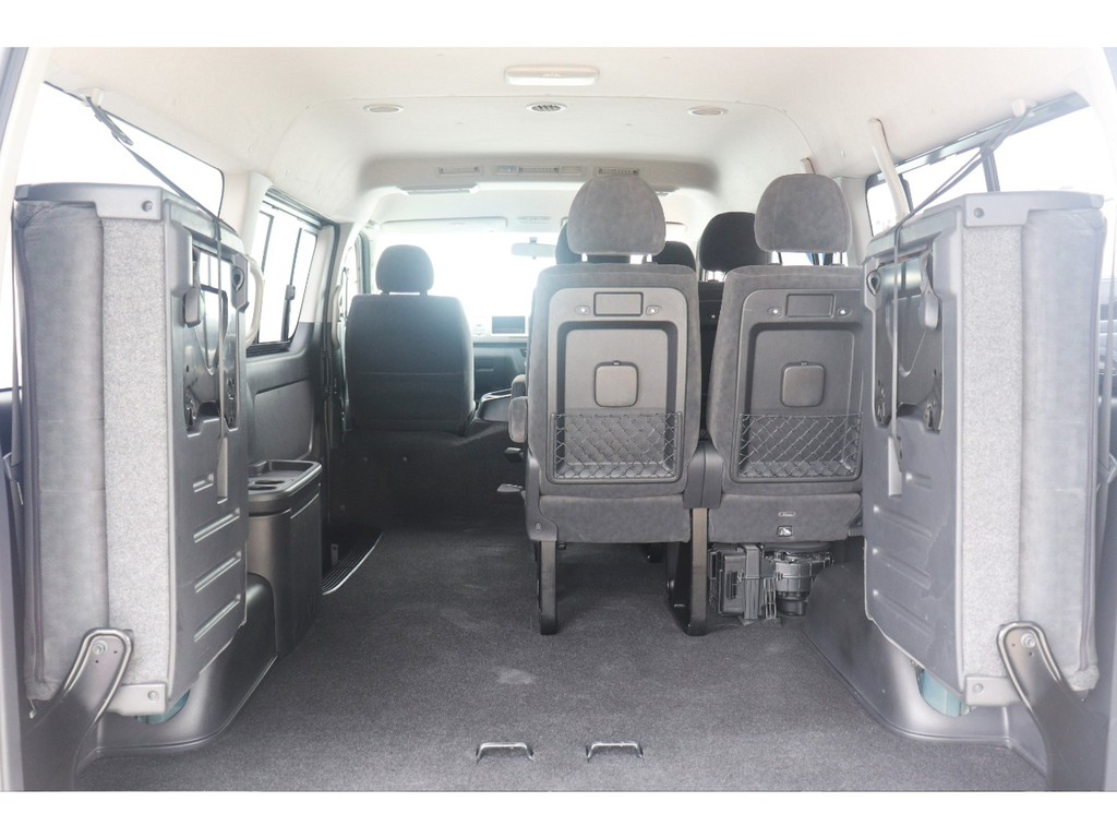 もちろん納車前にも点検整備を行い、オイル類や消耗品の交換を行います！また最終仕上げを行いご納車をさせていただきます！
