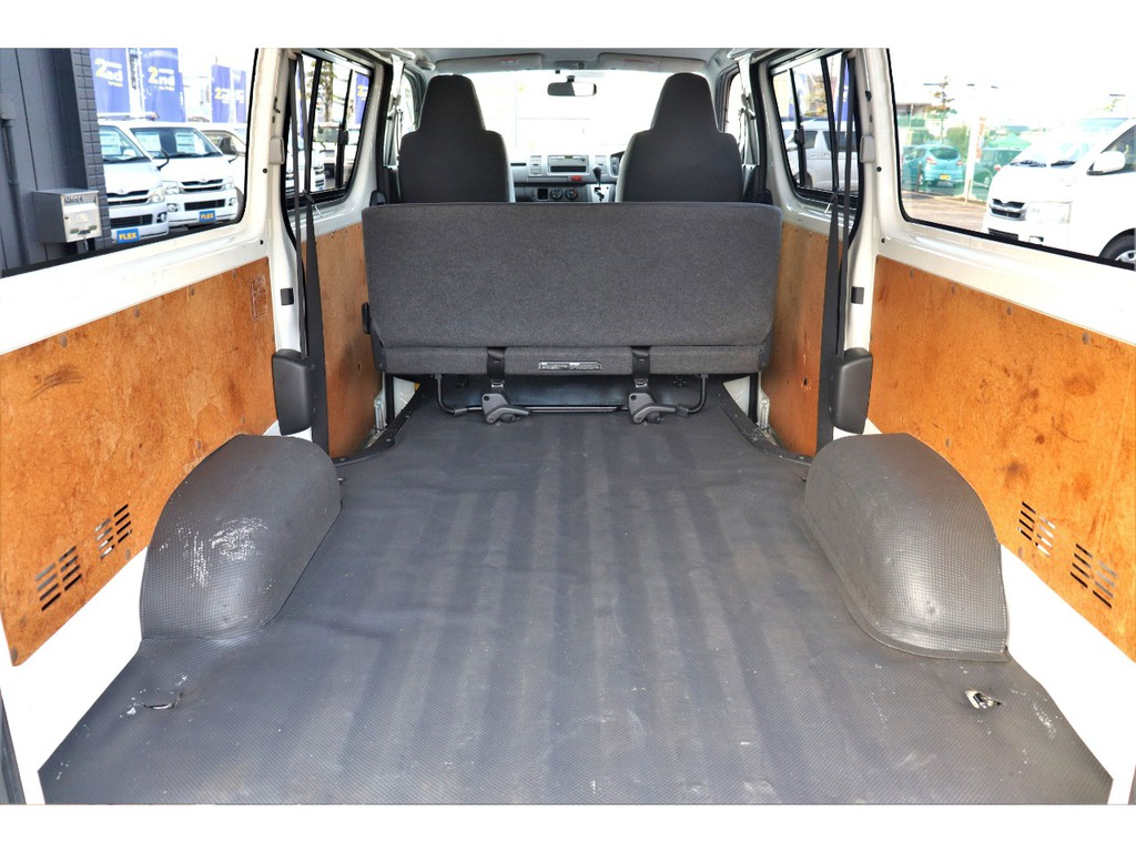 もちろん納車前にも点検整備を行い、オイル類や消耗品の交換を行います！また最終仕上げを行いご納車をさせていただきます！