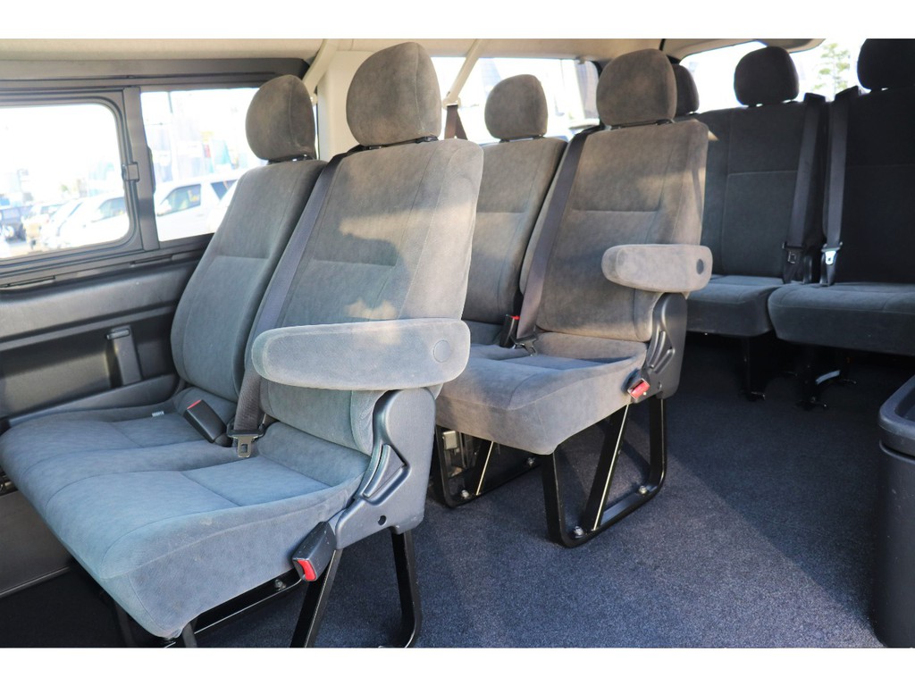 もちろん納車前にも点検整備を行い、オイル類や消耗品の交換を行います！また最終仕上げを行いご納車をさせていただきます！
