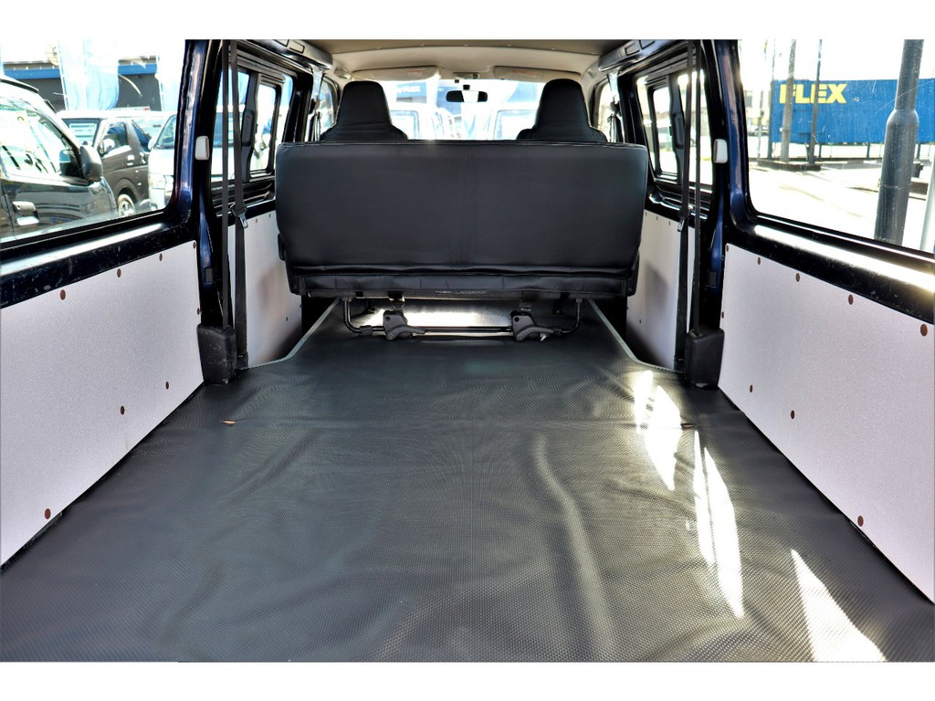 もちろん納車前にも点検整備を行い、オイル類や消耗品の交換を行います！また最終仕上げを行いご納車をさせていただきます！