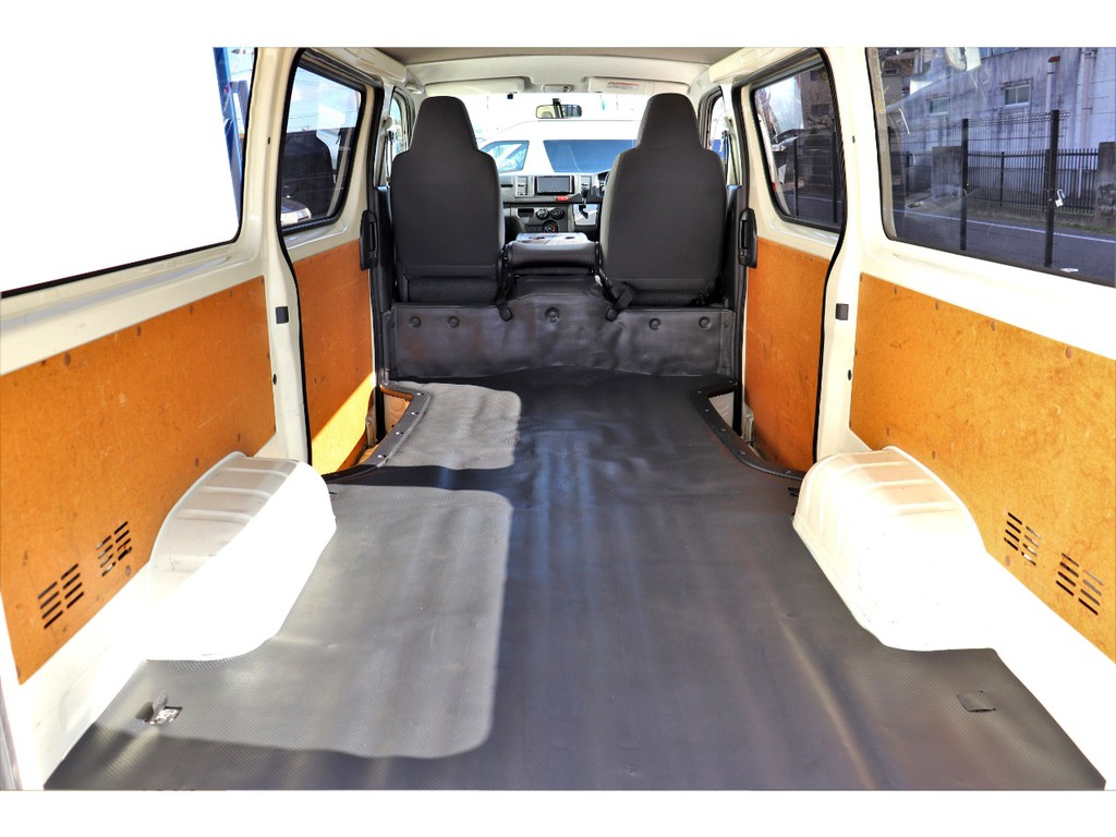 もちろん納車前にも点検整備を行い、オイル類や消耗品の交換を行います！また最終仕上げを行いご納車をさせていただきます！