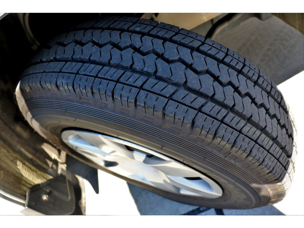 タイヤは溝が残っておりまだまだお使いいただけます！