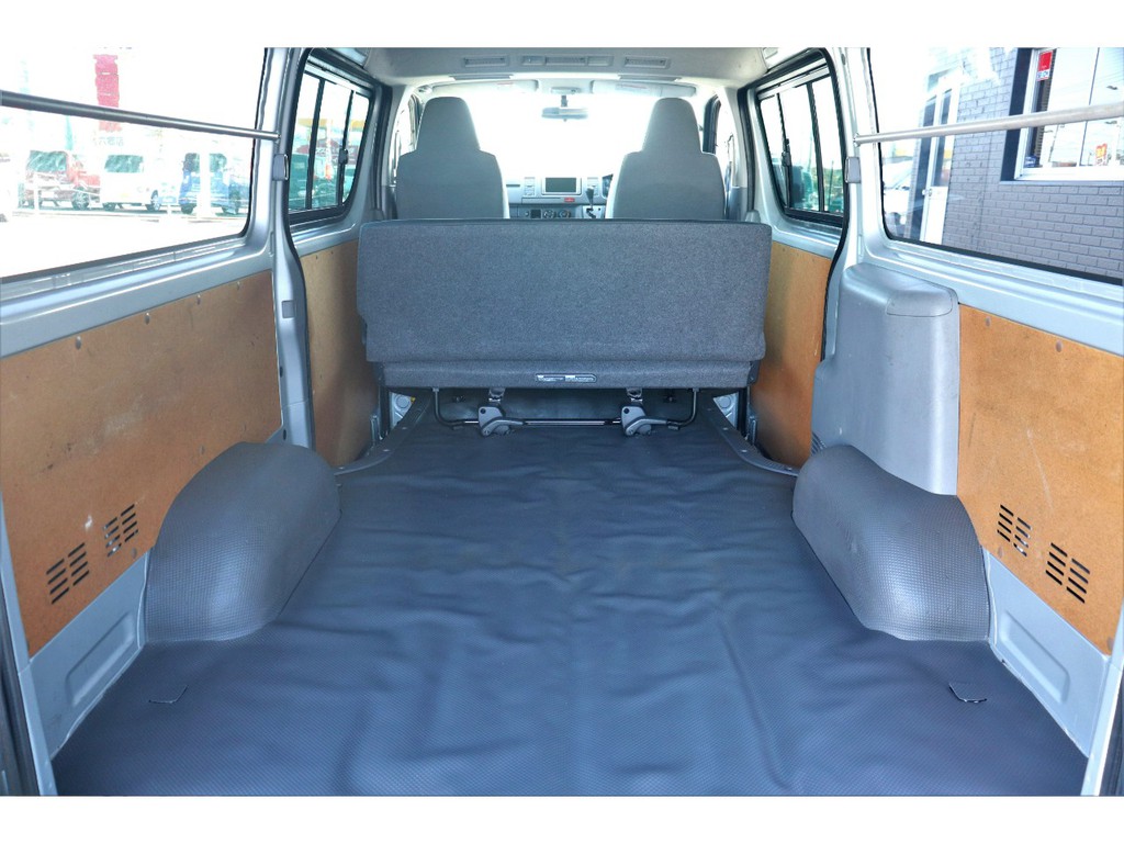 もちろん納車前にも点検整備を行い、オイル類や消耗品の交換を行います！また最終仕上げを行いご納車をさせていただきます！